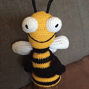 Biene mit „Honigtopf“
