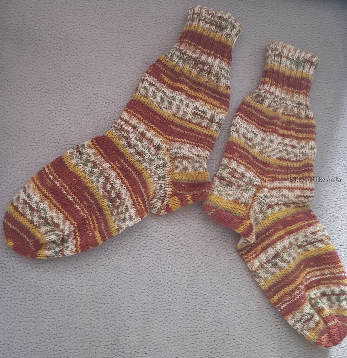 Stinos = Socke ohne Muster