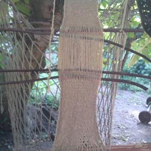 Harnetze aus handgesponnenen Garnen,in der Sprangtechnik gefertigt