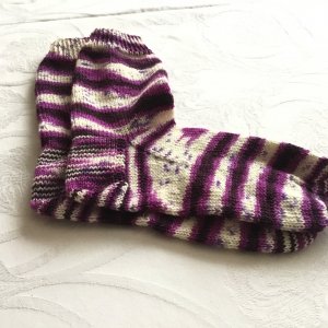 Socken aus handgefärbter Wolle