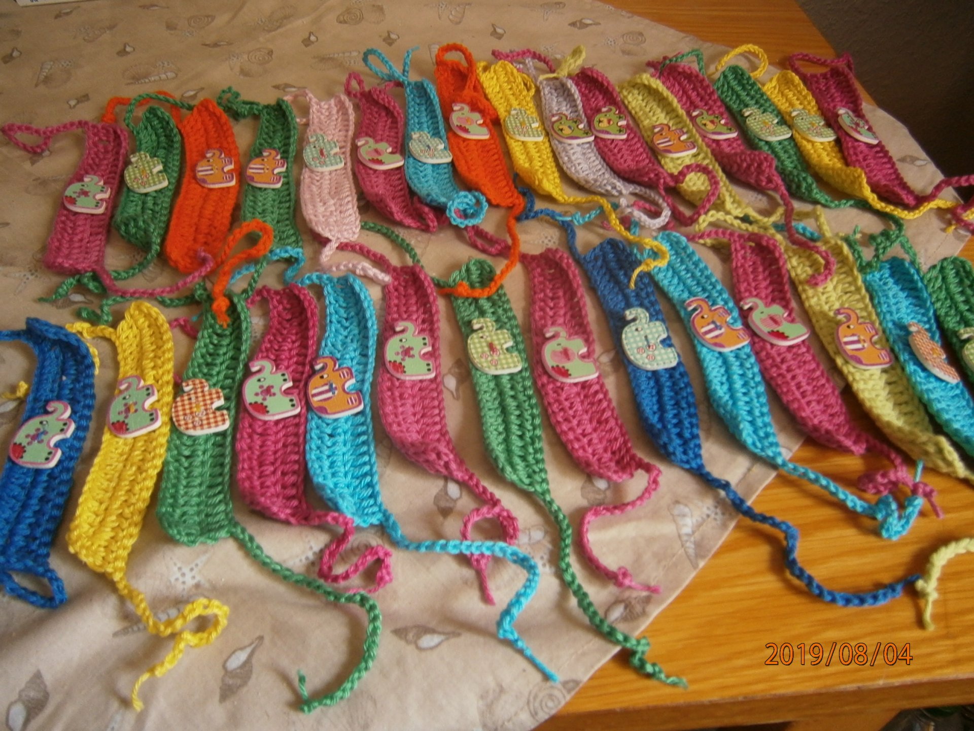 30 Armbänder für das Kinderhospiz