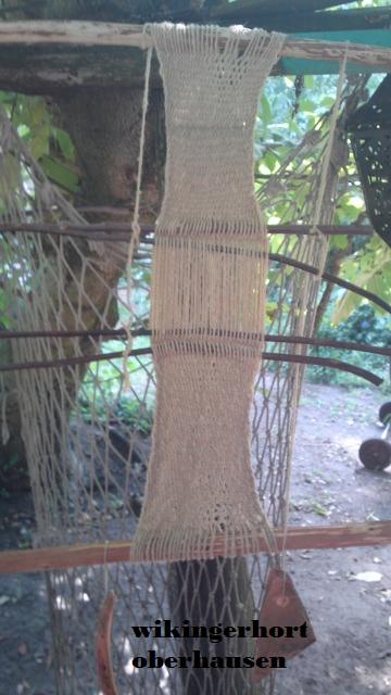 Harnetze aus handgesponnenen Garnen,in der Sprangtechnik gefertigt