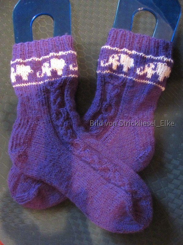 Socken mit Elefanten